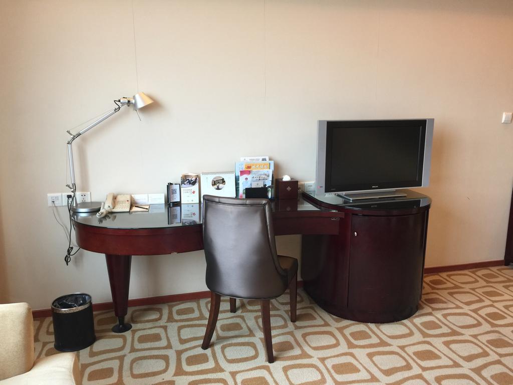 Runyang Huanlong Hotel Zhenjiang  Exterior photo
